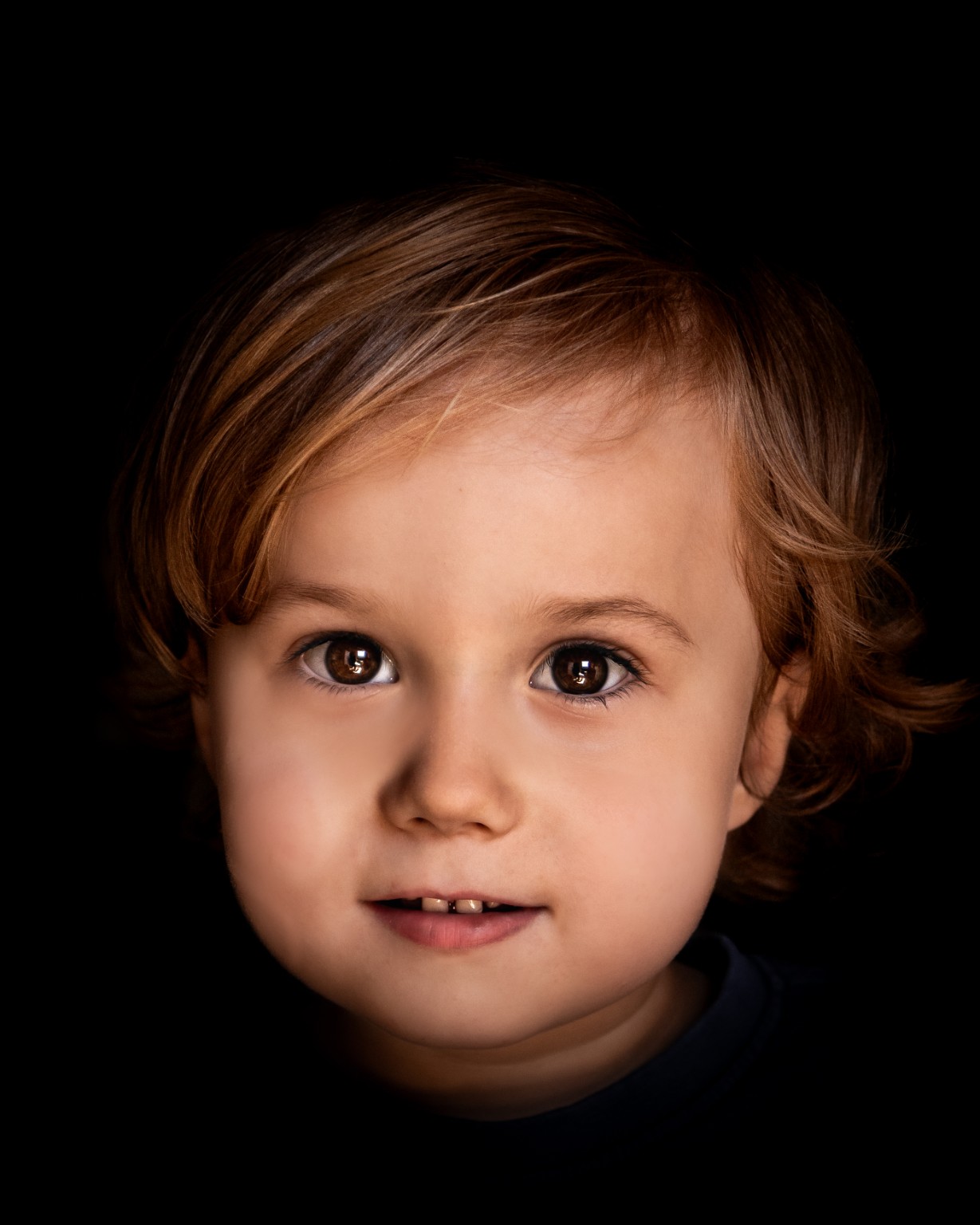 Warm portret van een jong kind